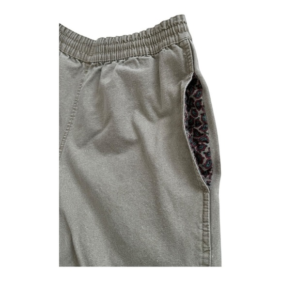 Rugged Terrain Vintage Khaki Green Drawstring Elastic Waist Shorts - Size Small - Picture 3 of 12